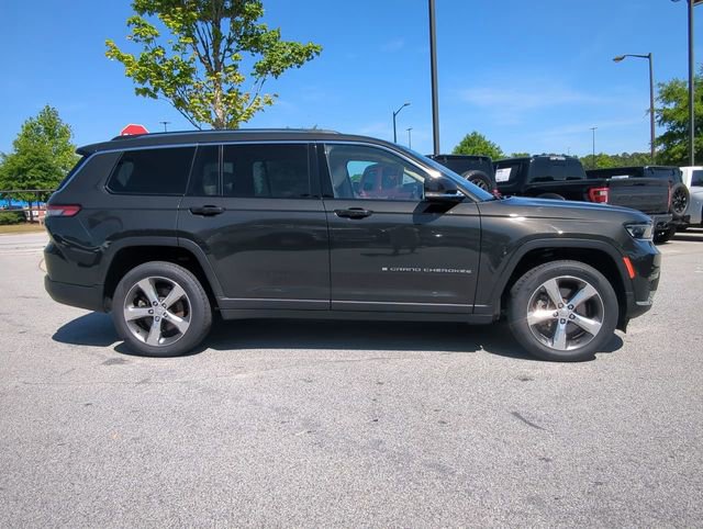 Certified 2022 Jeep Grand Cherokee L Limited AWD/4WD image 3