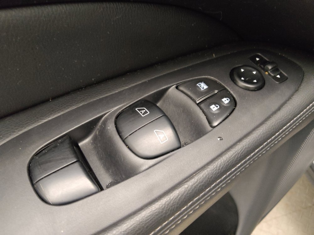 Used 2019 Nissan Pathfinder SV FWD image 27