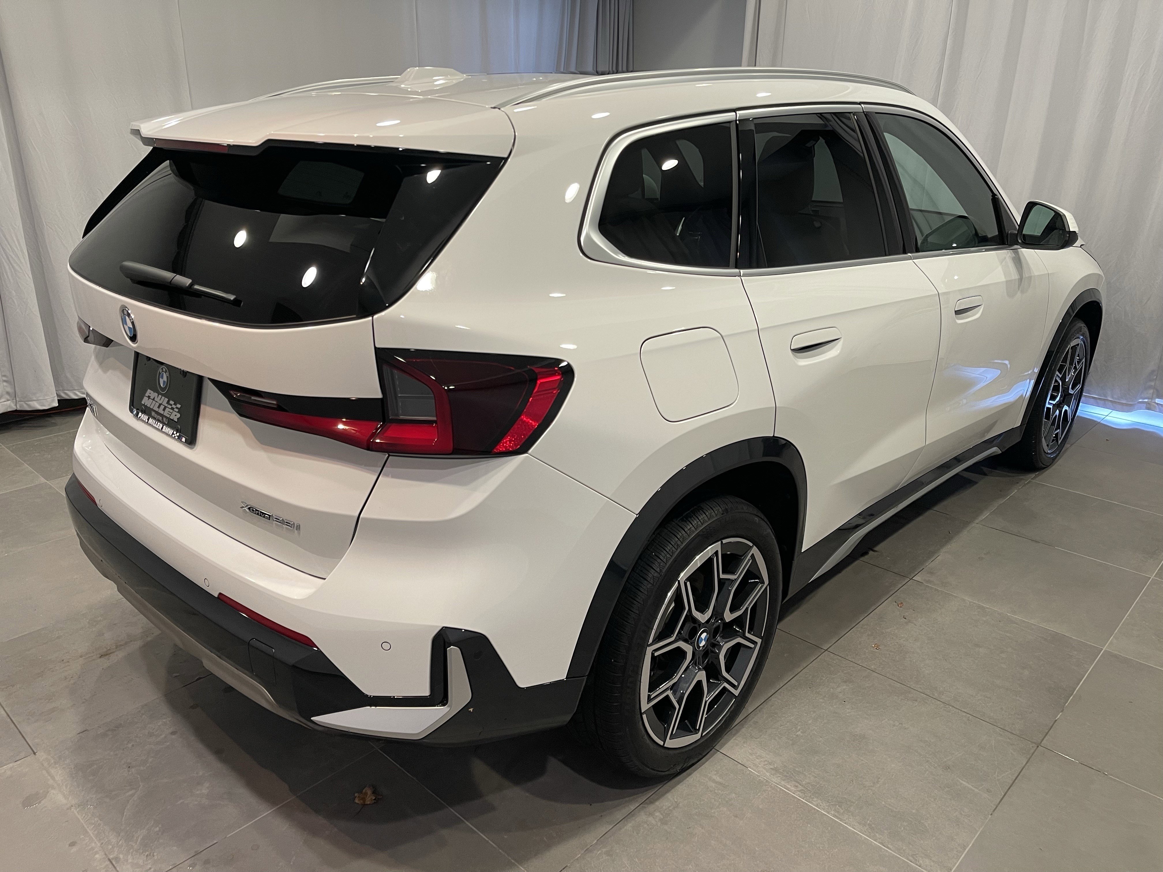 Used 2025 BMW X1 xDrive28i w/ Convenience Package image 6