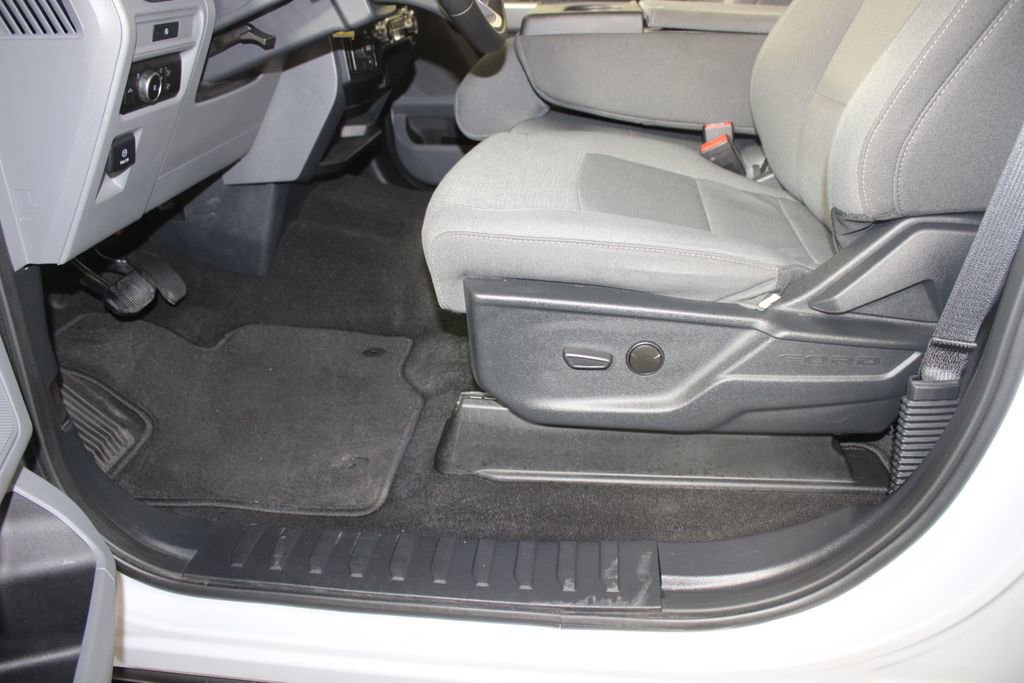 Certified 2025 Ford F150 XLT w/ Equipment Group 301A Standard image 9