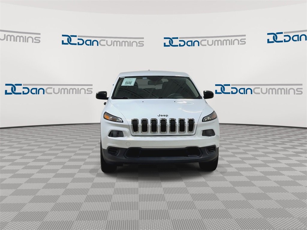 Used 2014 Jeep Cherokee Sport image 3