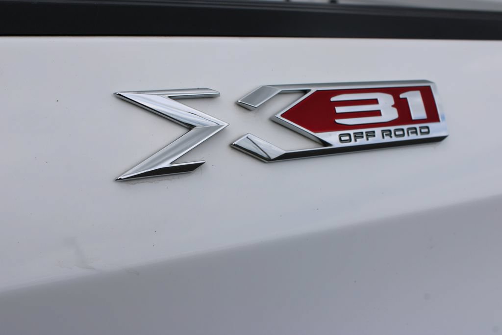 Used 2021 GMC Sierra 1500 SLE w/ X31 Off-Road Package AWD/4WD image 17