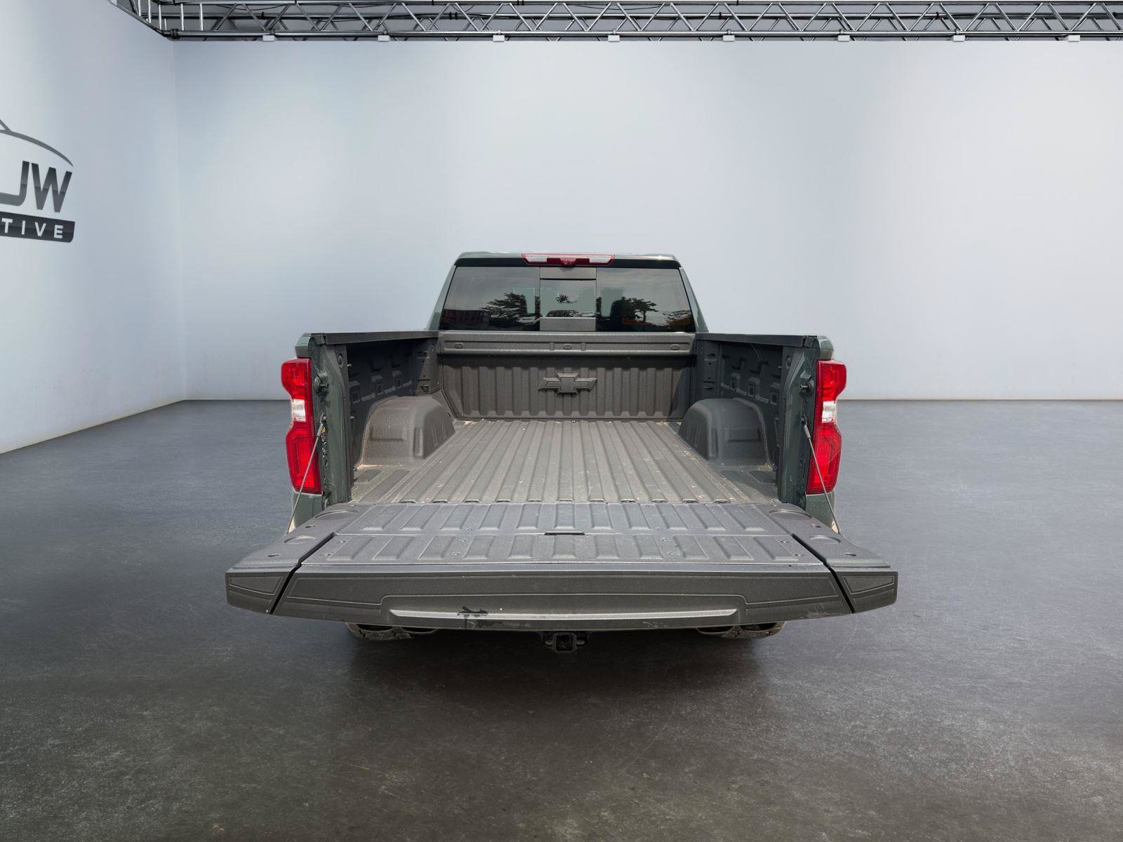 New 2026 Chevrolet Silverado 1500 ZR2 w/ Dark Appearance Package AWD/4WD image 24