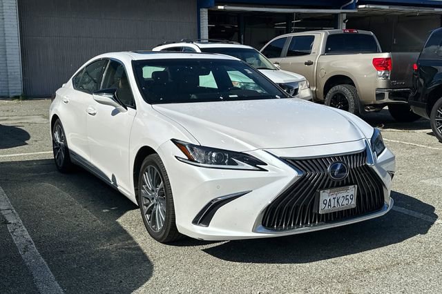 Used 2021 Lexus ES 300h w/ Premium Package FWD image 2
