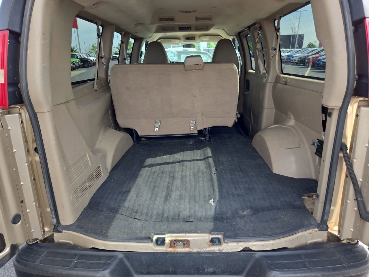 Used 2011 Chevrolet Express 1500 LS RWD image 12
