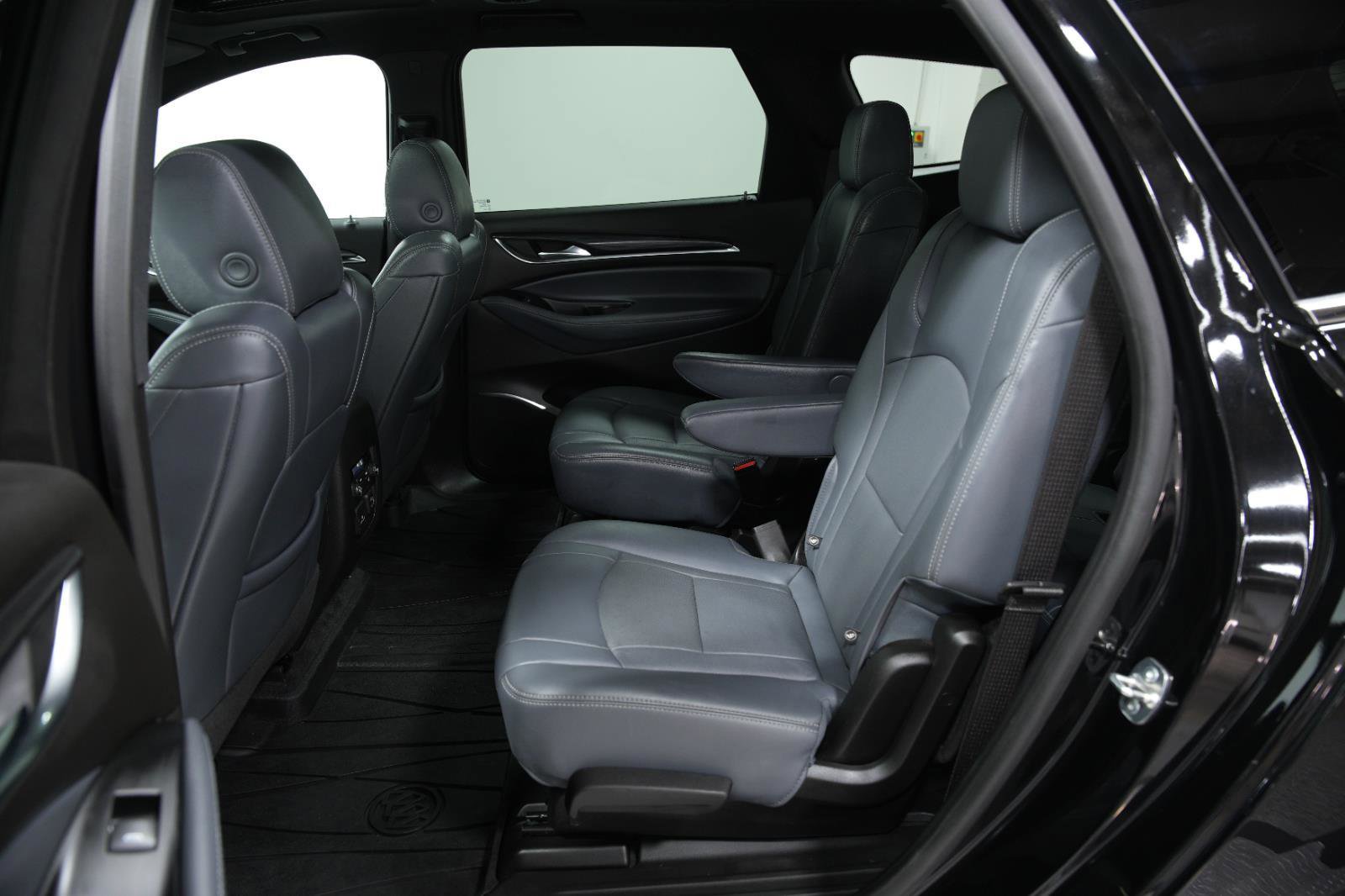 Used 2024 Buick Enclave Premium w/ Experience Buick Package image 22