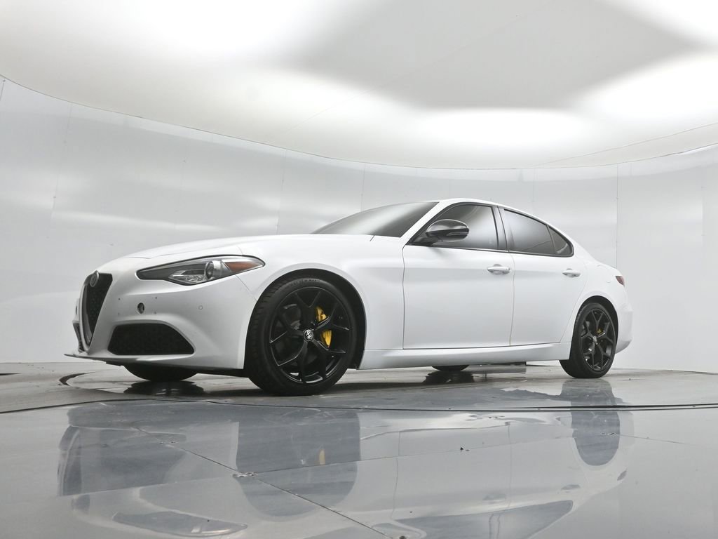 Used 2021 Alfa Romeo Giulia Ti w/ Nero Edizione RWD image 41