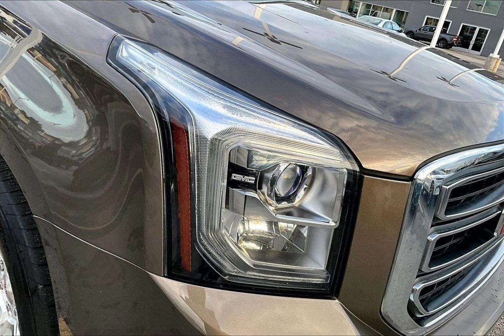 Used 2016 GMC Yukon SLT AWD/4WD image 28