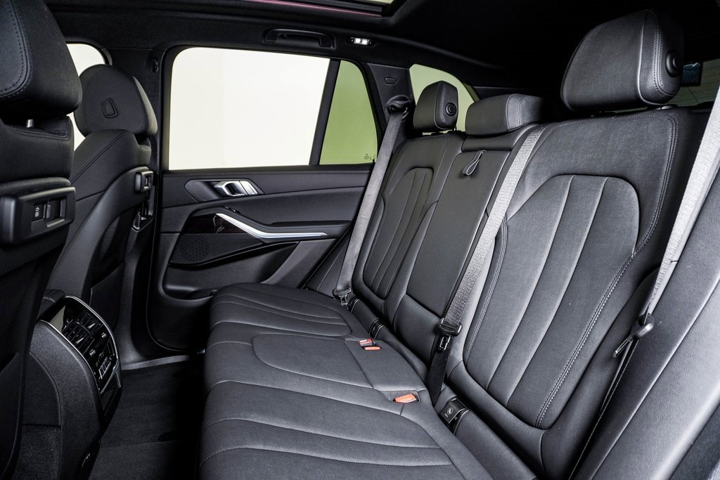Used 2021 BMW X5 xDrive40i w/ Convenience Package image 17