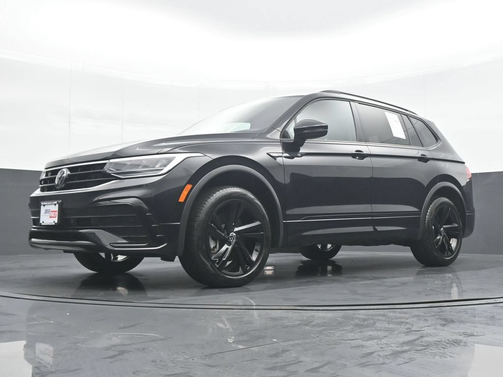 Used 2024 Volkswagen Tiguan SE R-Line AWD/4WD image 26