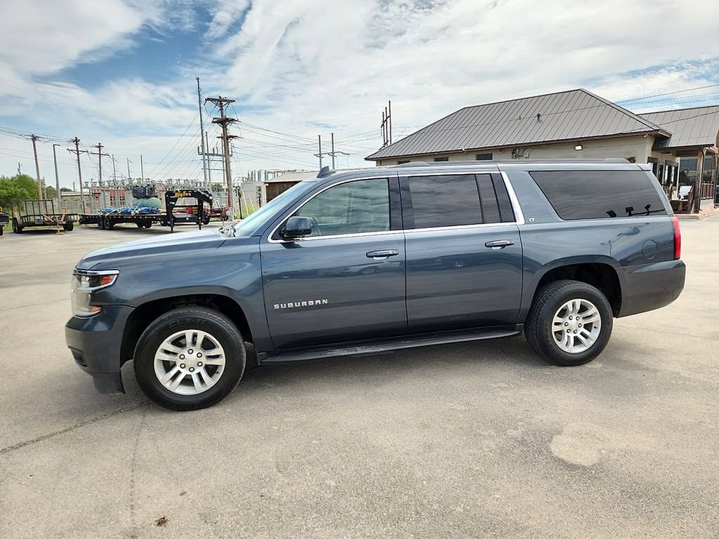 Used 2020 Chevrolet Suburban LT AWD/4WD image 2