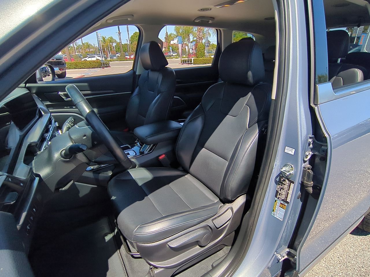 Used 2024 Kia Telluride LX FWD image 19