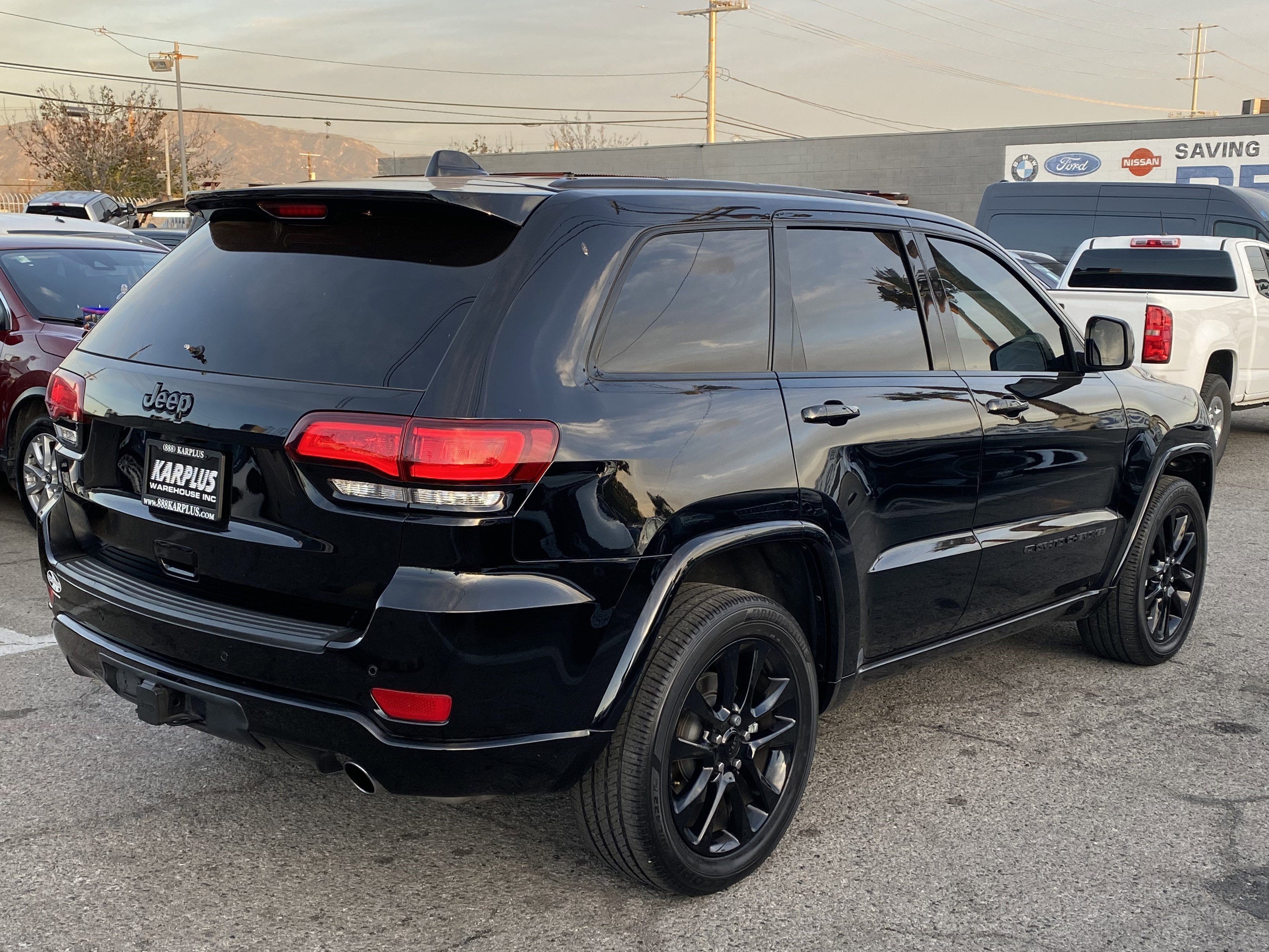 Used 2022 Jeep Grand Cherokee Laredo X image 7