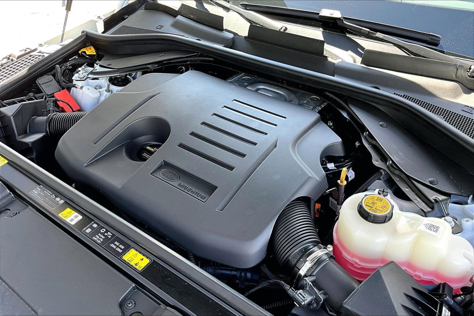 Used 2025 Land Rover Range Rover SE image 30