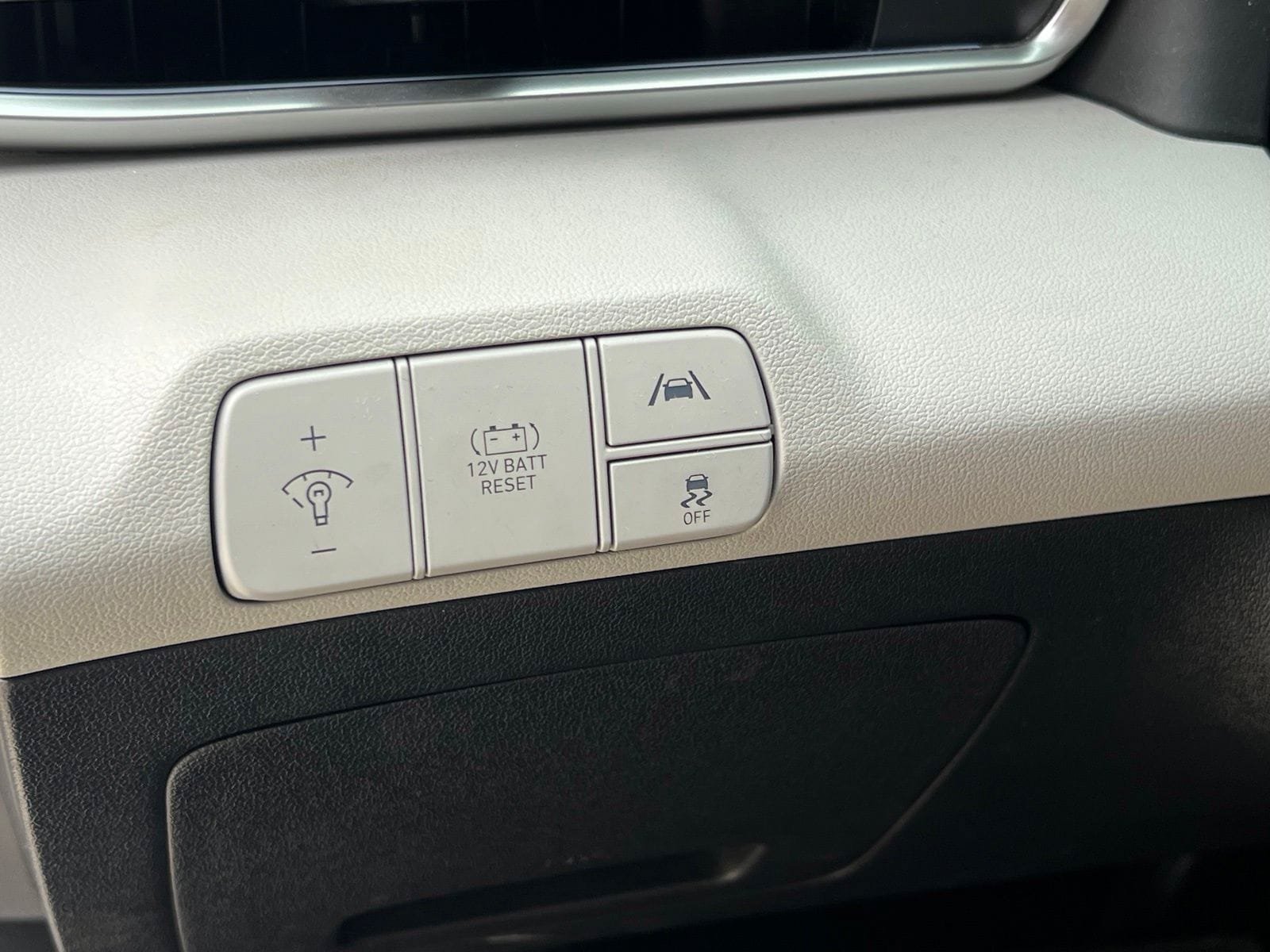 Certified 2021 Hyundai Elantra Limited FWD image 27