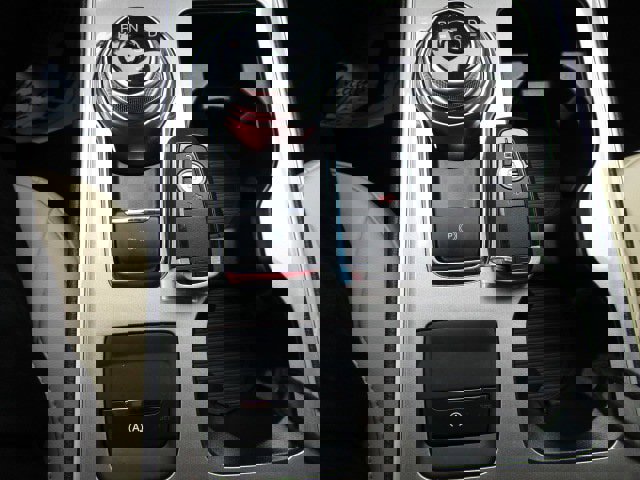 Used 2024 Ford Edge SEL image 16