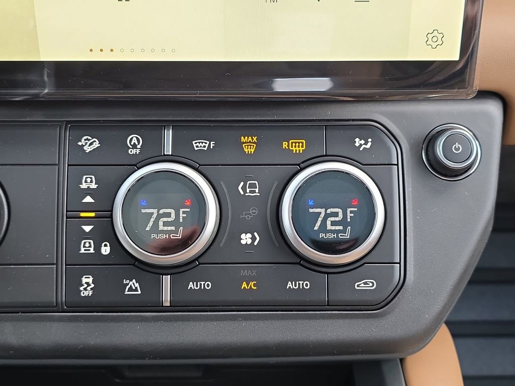 New 2026 Land Rover Defender 110 X-Dynamic SE image 23