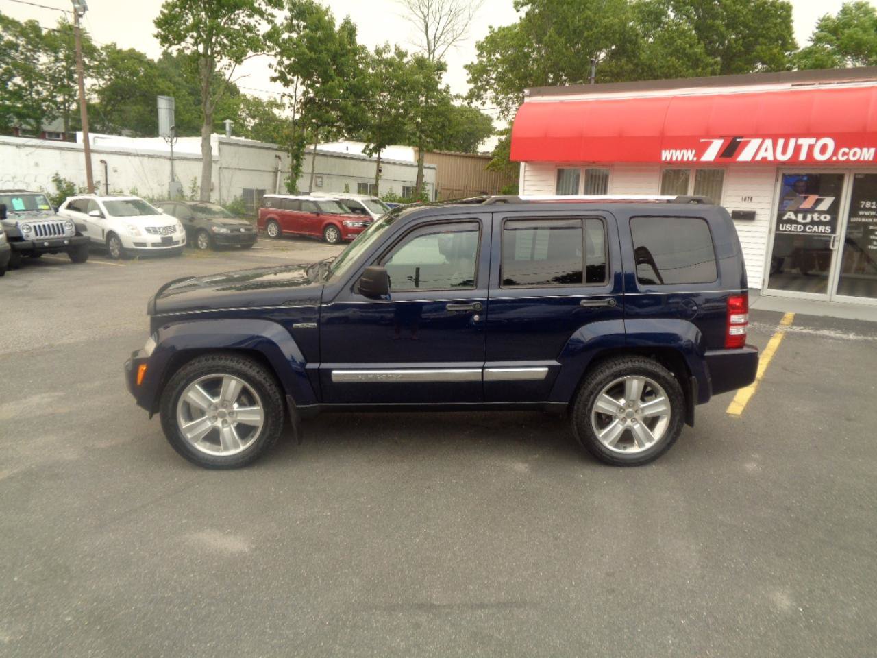 Used 2012 Jeep Liberty Limited Jet w/ Comfort/Convenience Group AWD/4WD image 12