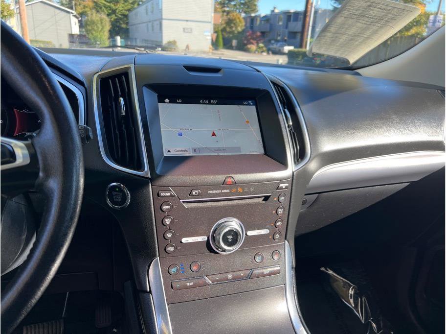 Used 2019 Ford Edge Titanium w/ Equipment Group 301A image 10