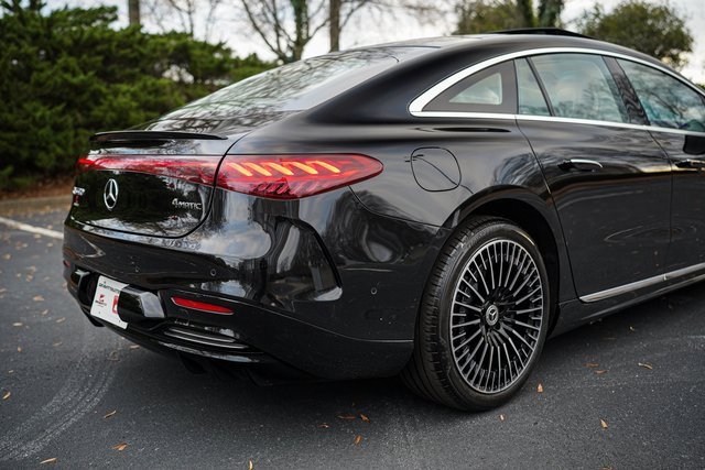 Used 2022 Mercedes-Benz EQS 580 4MATIC Sedan image 9