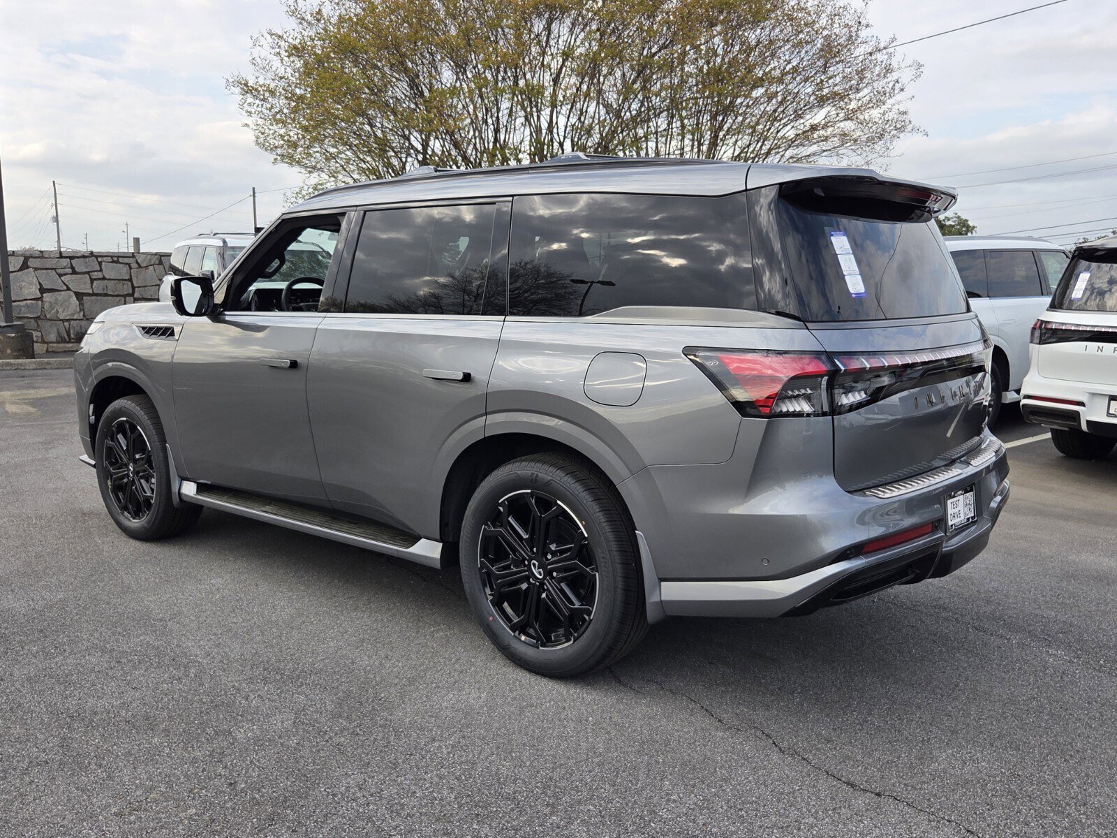 New 2026 INFINITI QX80 4WD image 8