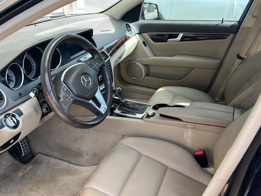 Used 2014 Mercedes-Benz C 300 4MATIC Sedan image 4
