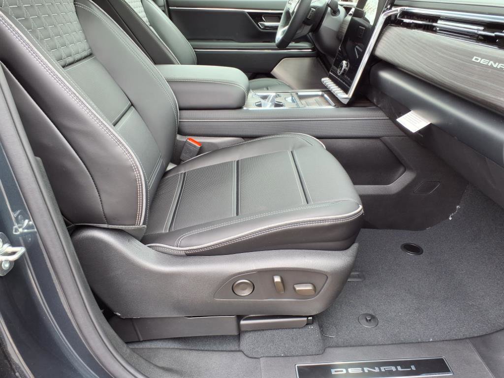 New 2025 GMC Sierra EV Denali image 8