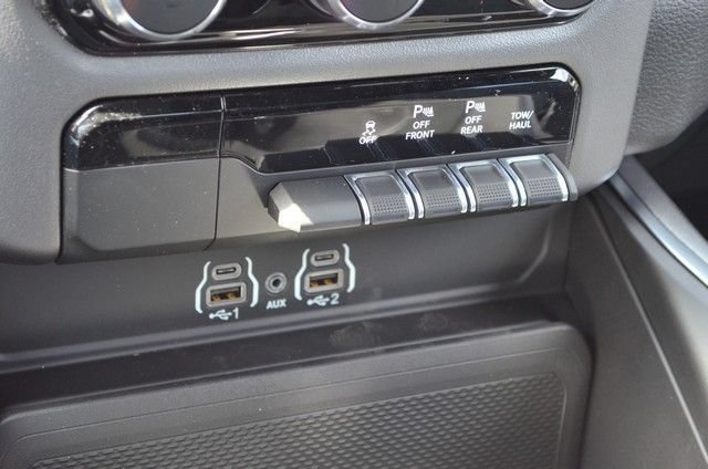 New 2026 RAM 1500 Express AWD/4WD image 26
