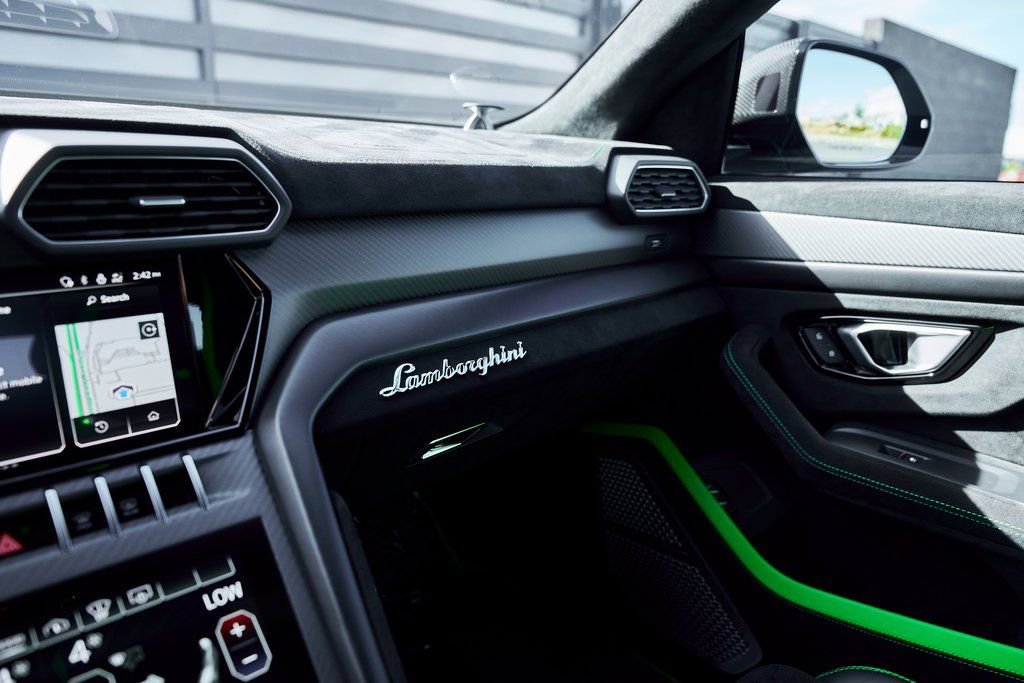 Used 2024 Lamborghini Urus Performante image 96