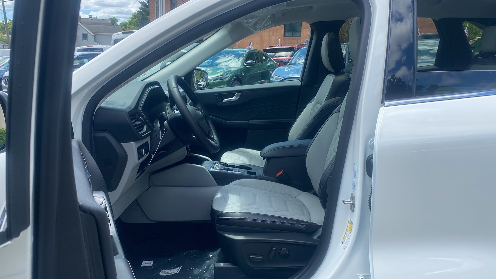 Used 2024 Ford Escape SE w/ PHEV Premium Package FWD image 18