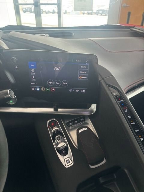 Used 2022 Chevrolet Corvette Stingray Premium Conv w/ Z51 Performance Package image 9