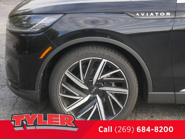 Used 2025 Lincoln Aviator Reserve w/ Equipment Group 201A AWD/4WD image 49