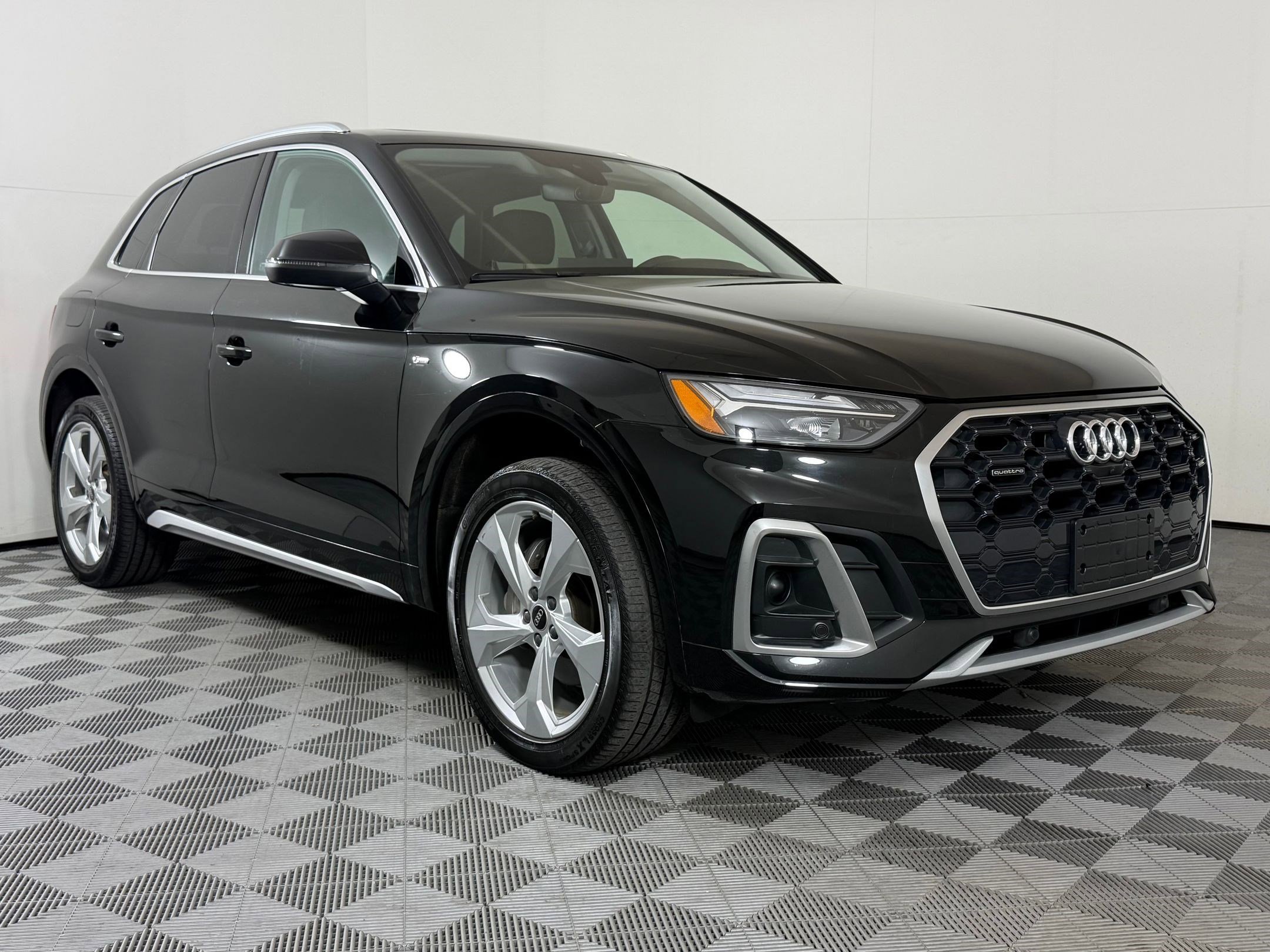 Used 2023 Audi Q5 2.0T Premium Plus w/ Premium Plus Package image 7