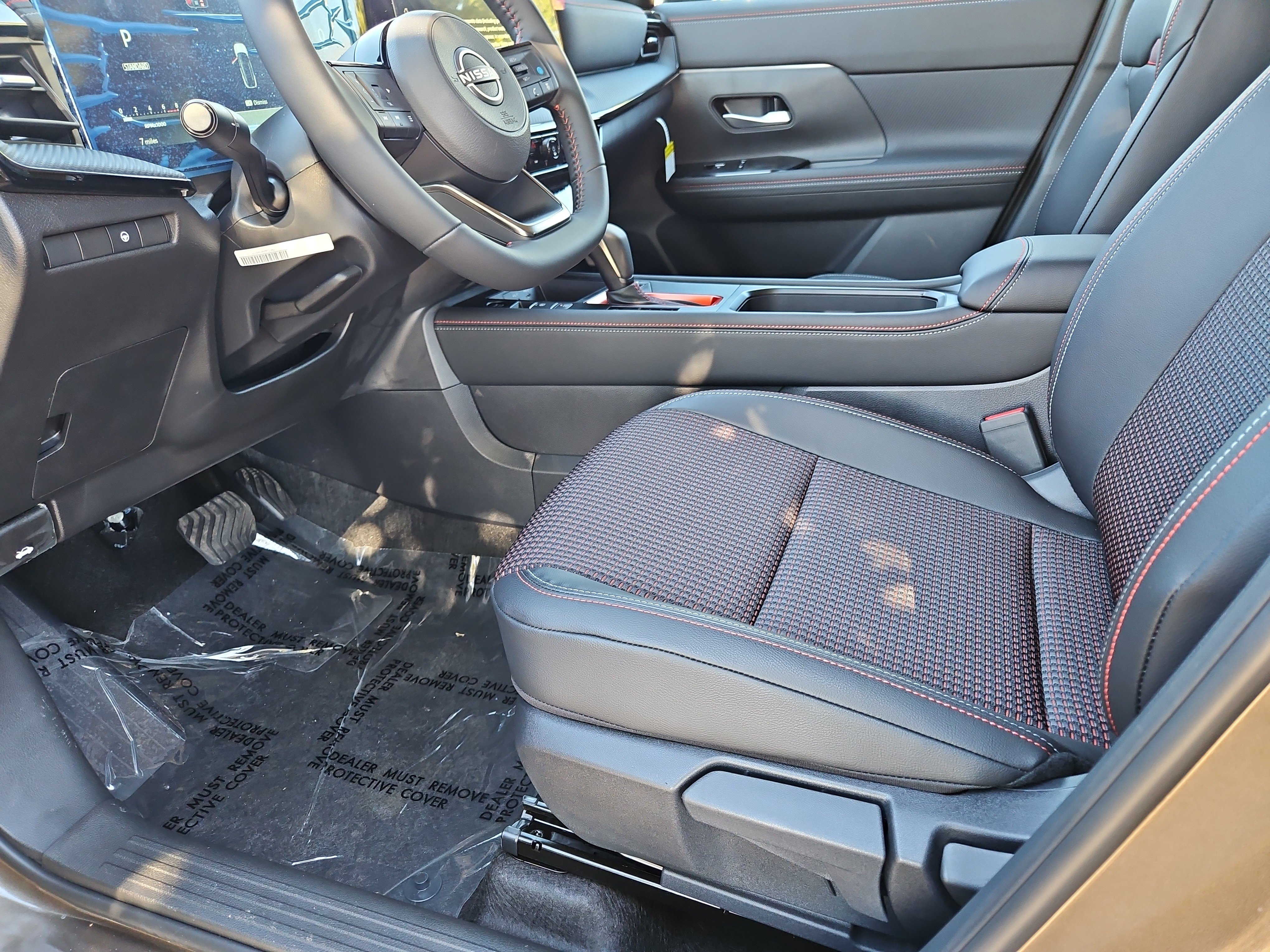New 2026 Nissan Kicks SR AWD/4WD image 7