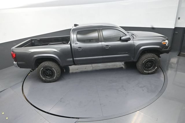 Used 2019 Toyota Tacoma SR5 AWD/4WD image 32