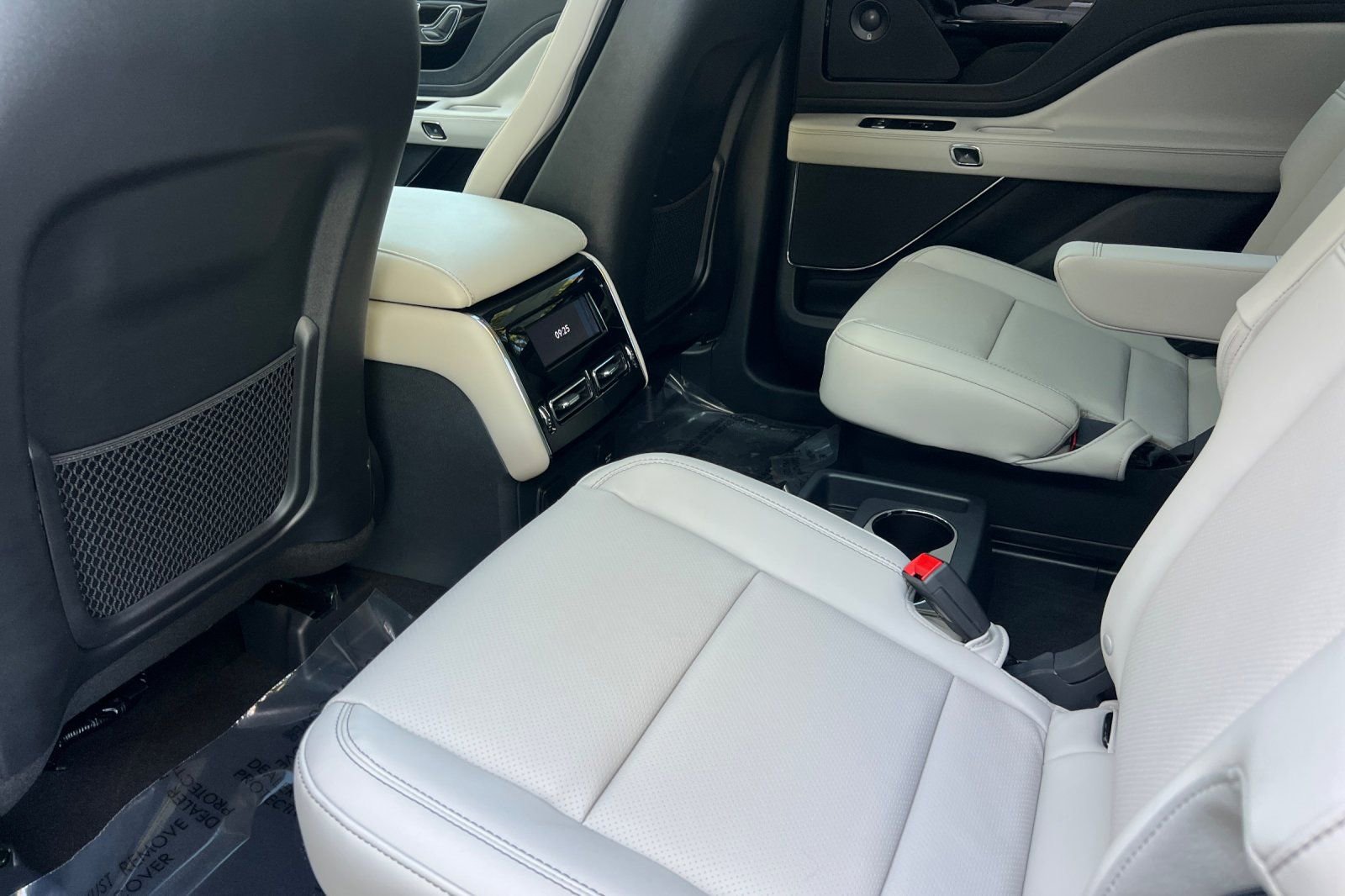 New 2026 Lincoln Aviator AWD image 10