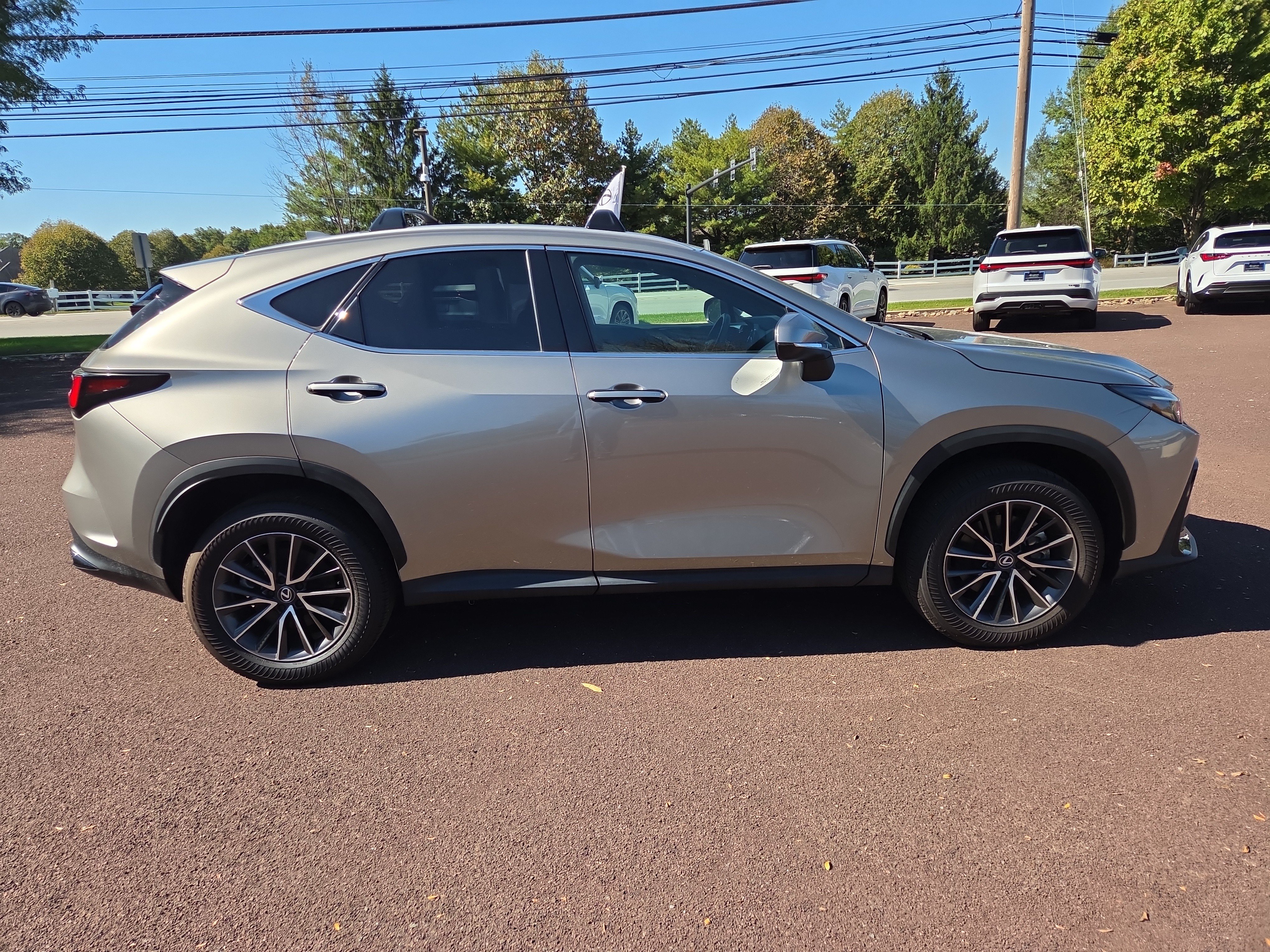 Used 2024 Lexus NX 350 AWD image 2
