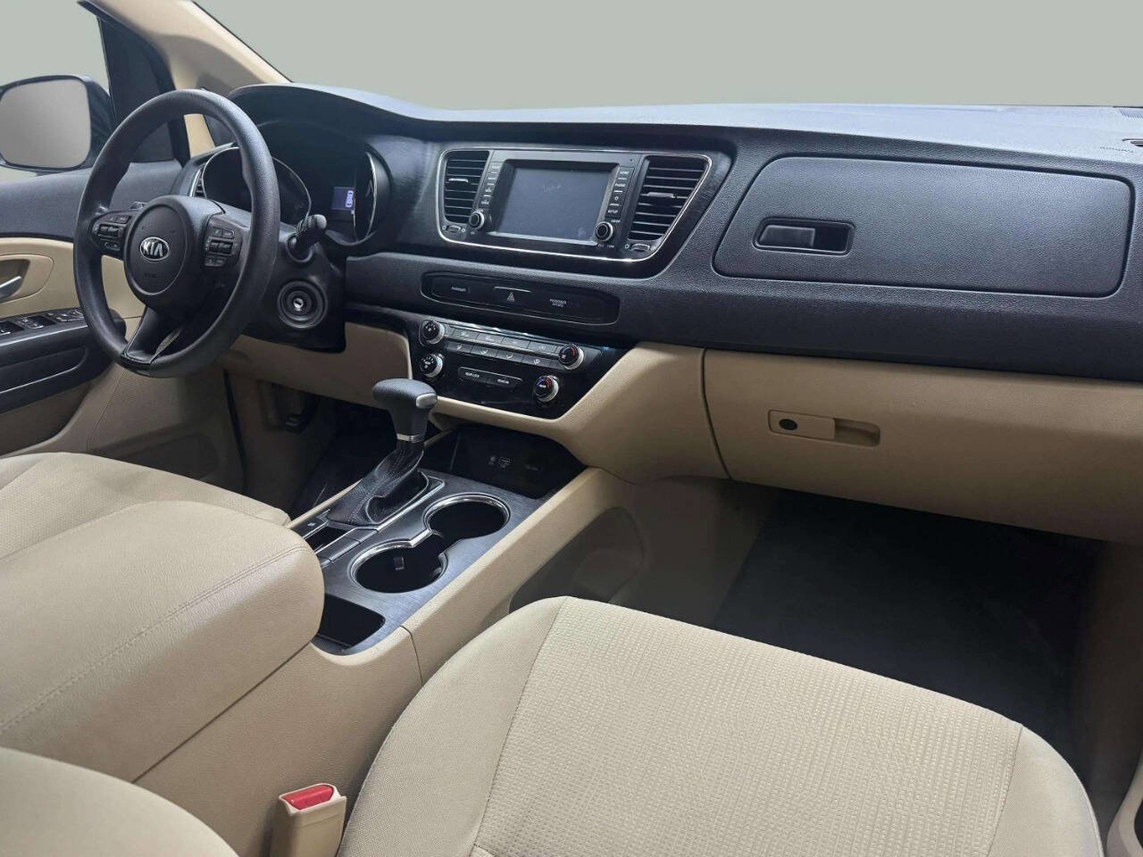 Used 2019 Kia Sedona LX FWD image 7