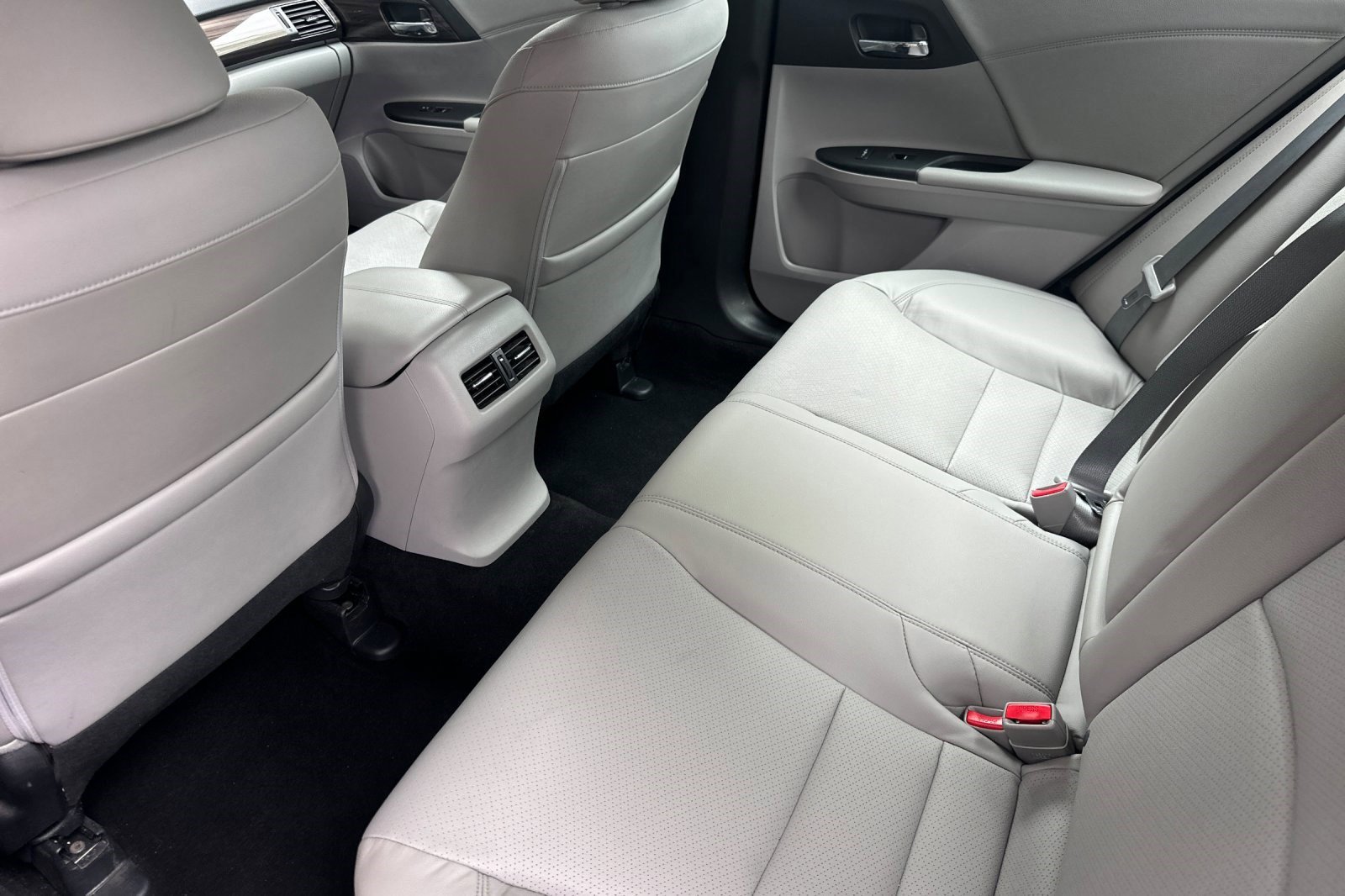 Used 2017 Honda Accord Touring image 28