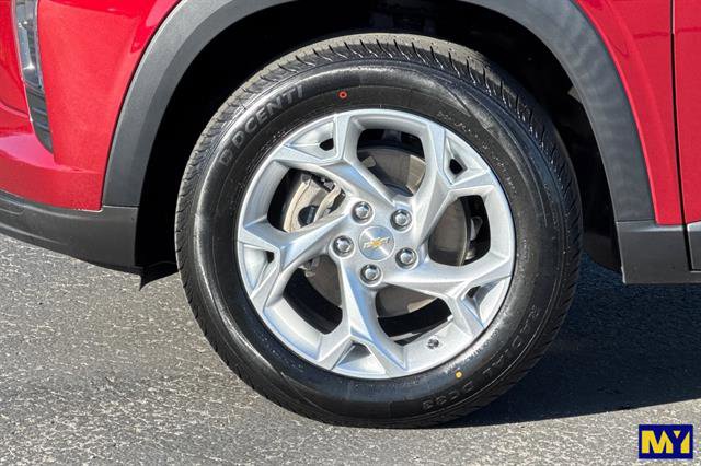 Used 2024 Chevrolet Trax LS w/ LS Convenience Package image 31