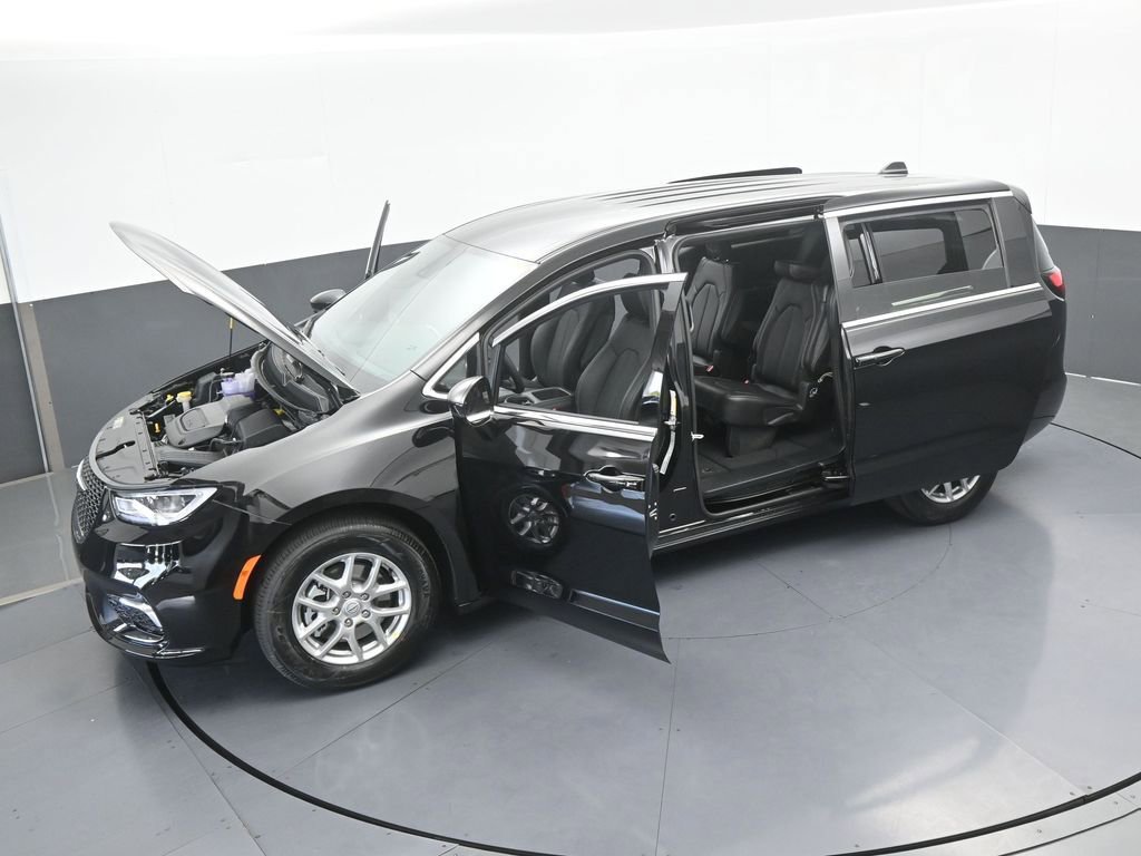 New 2026 Chrysler Pacifica Select image 65