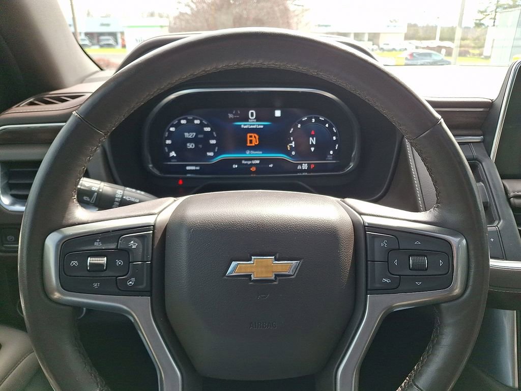 Used 2023 Chevrolet Suburban LT w/ Luxury Package image 20