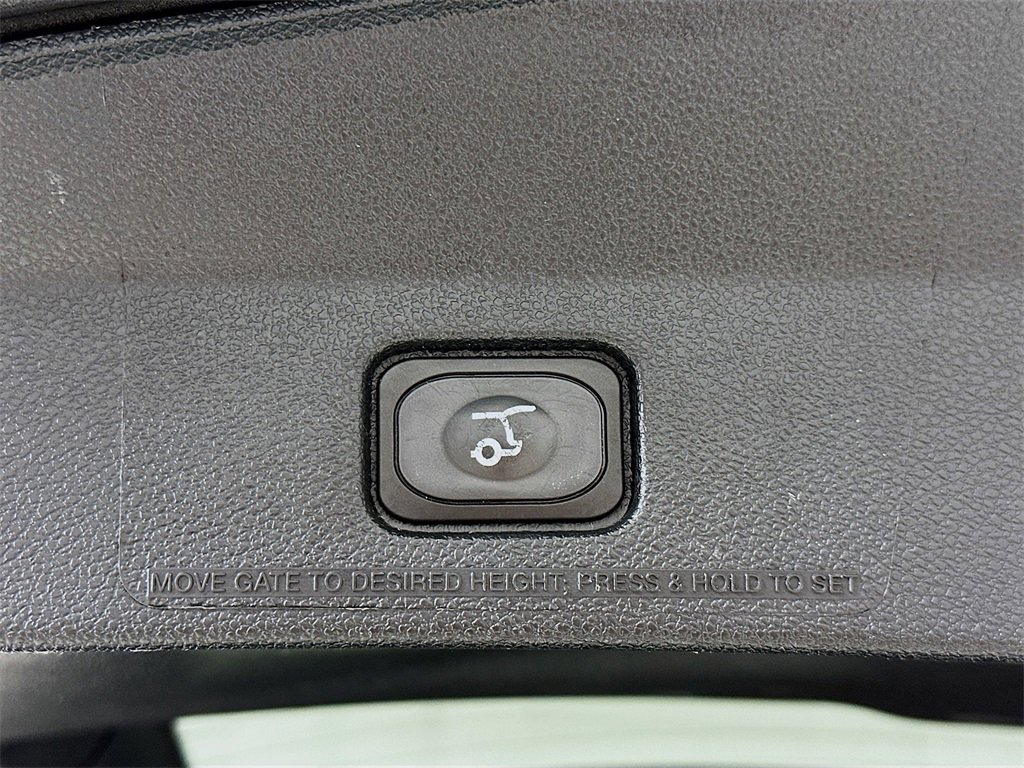 Used 2017 Ford Explorer XLT w/ Equipment Group 202A image 29