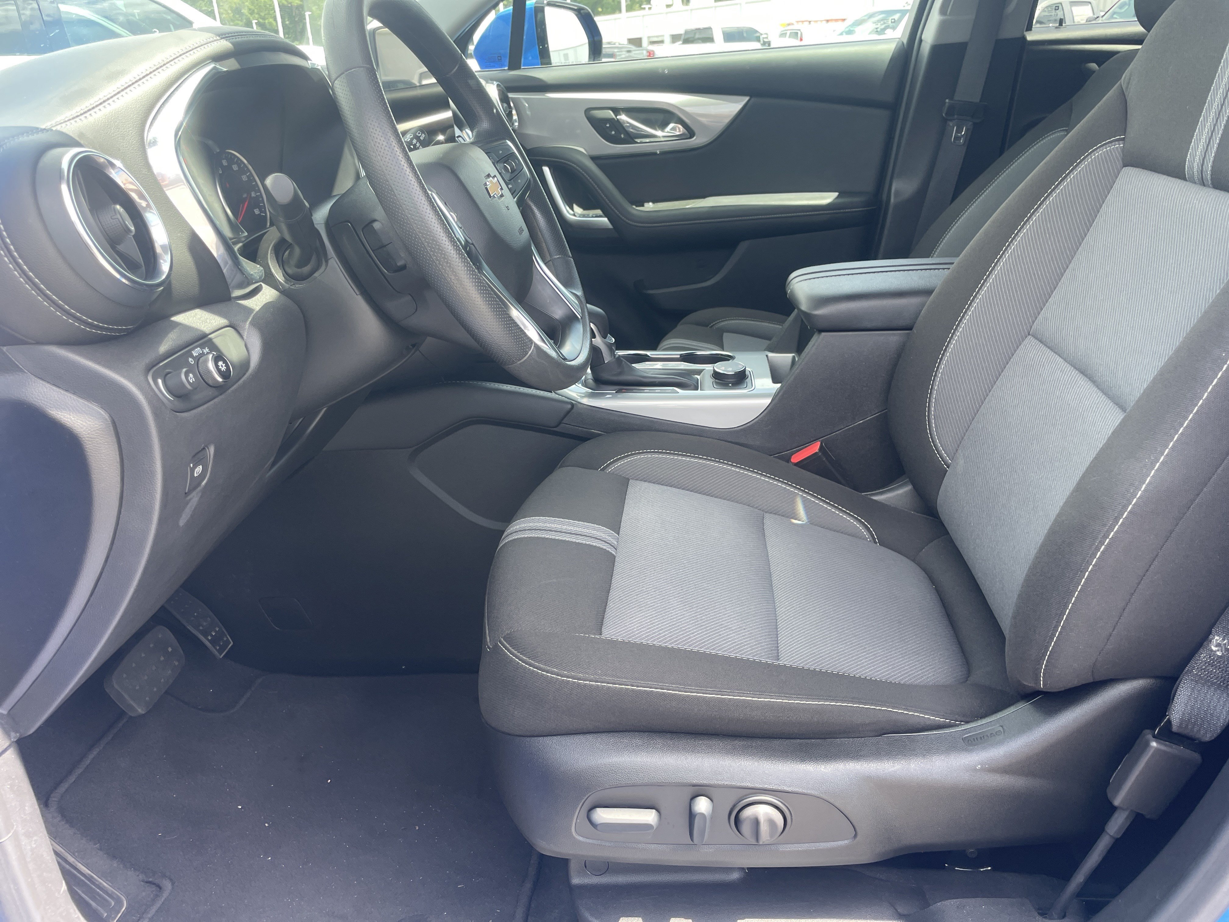Used 2025 Chevrolet Blazer LT AWD/4WD image 16
