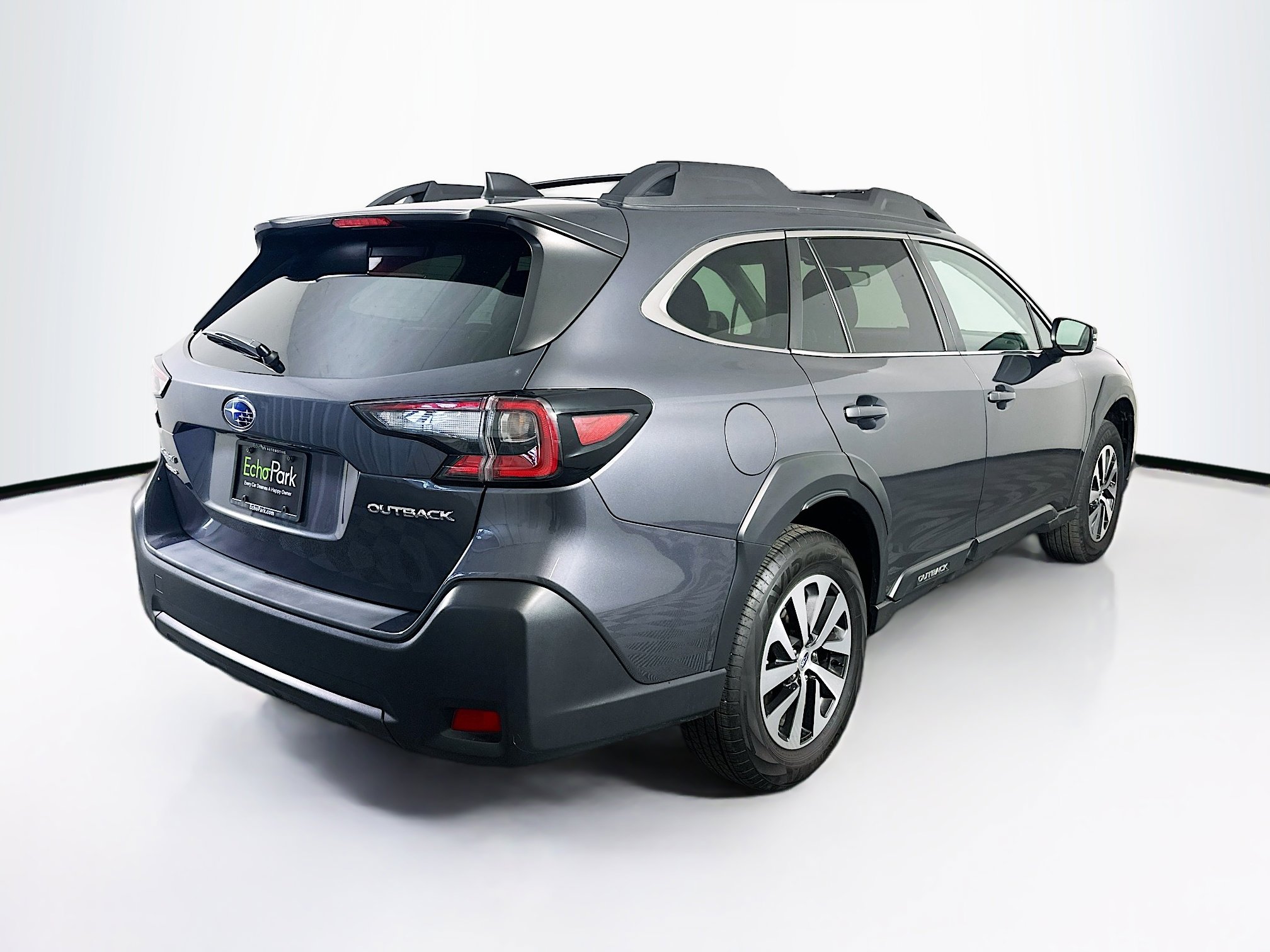 Used 2025 Subaru Outback Premium AWD/4WD image 9