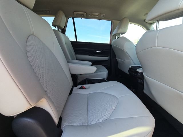 Used 2025 Toyota Grand Highlander FWD image 15