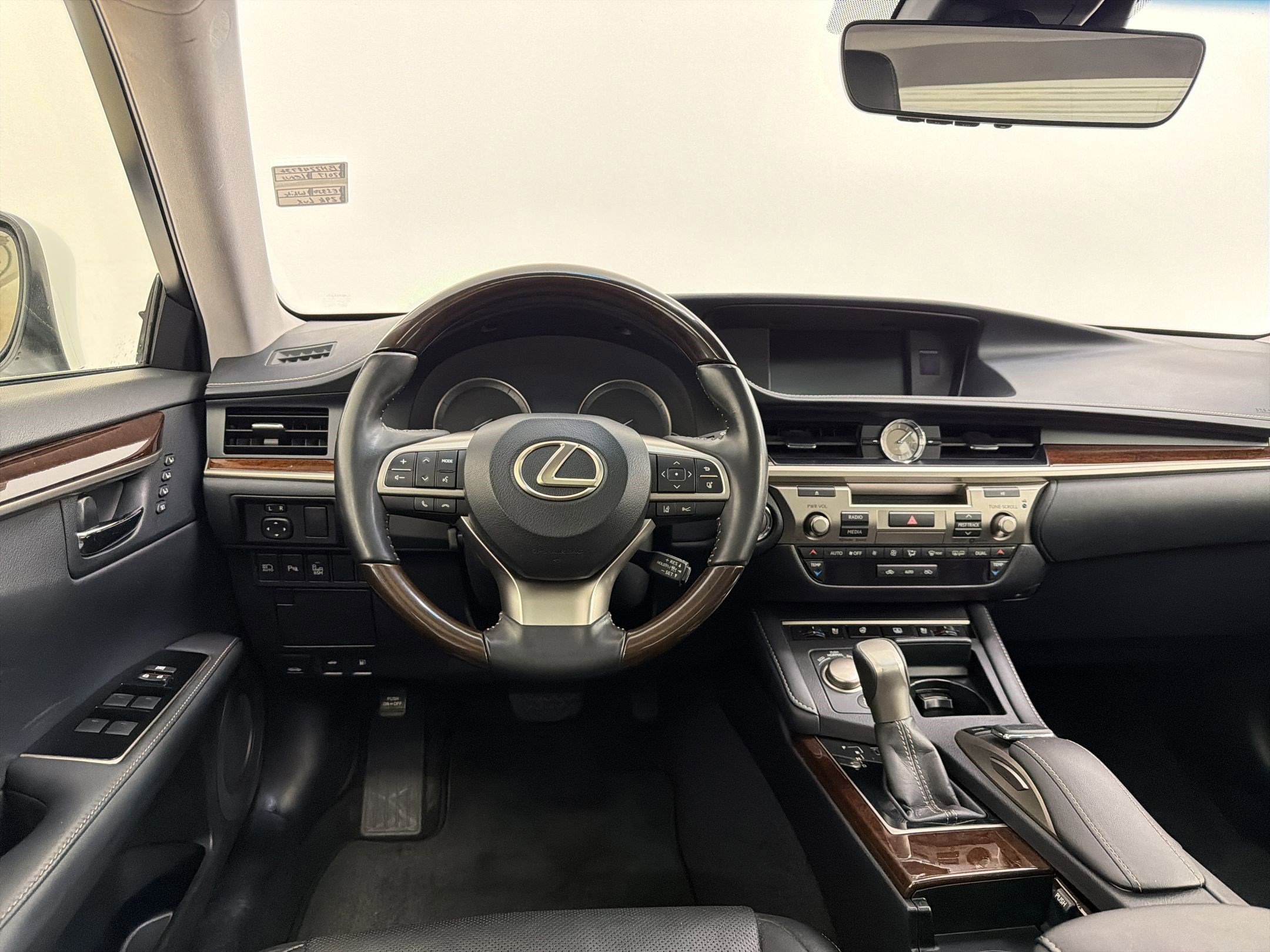 Used 2017 Lexus ES 350 FWD image 29