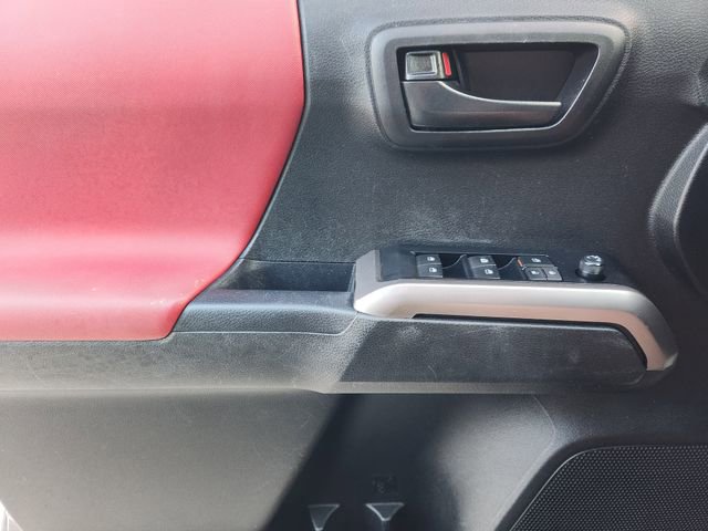 Used 2023 Toyota Tacoma SR5 w/ SR5 Appearance Package image 19