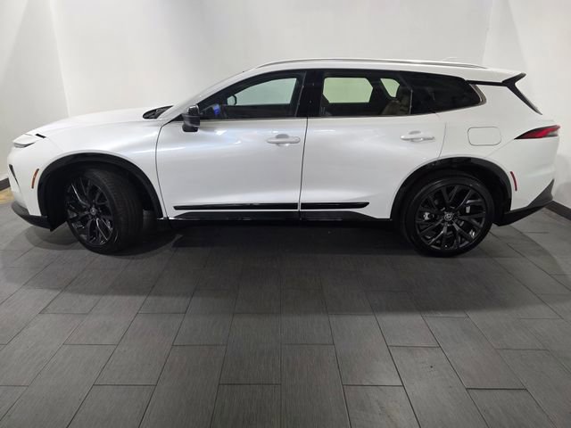 Used 2025 Toyota Crown Signia w/ Advanced Technology Package AWD/4WD image 2