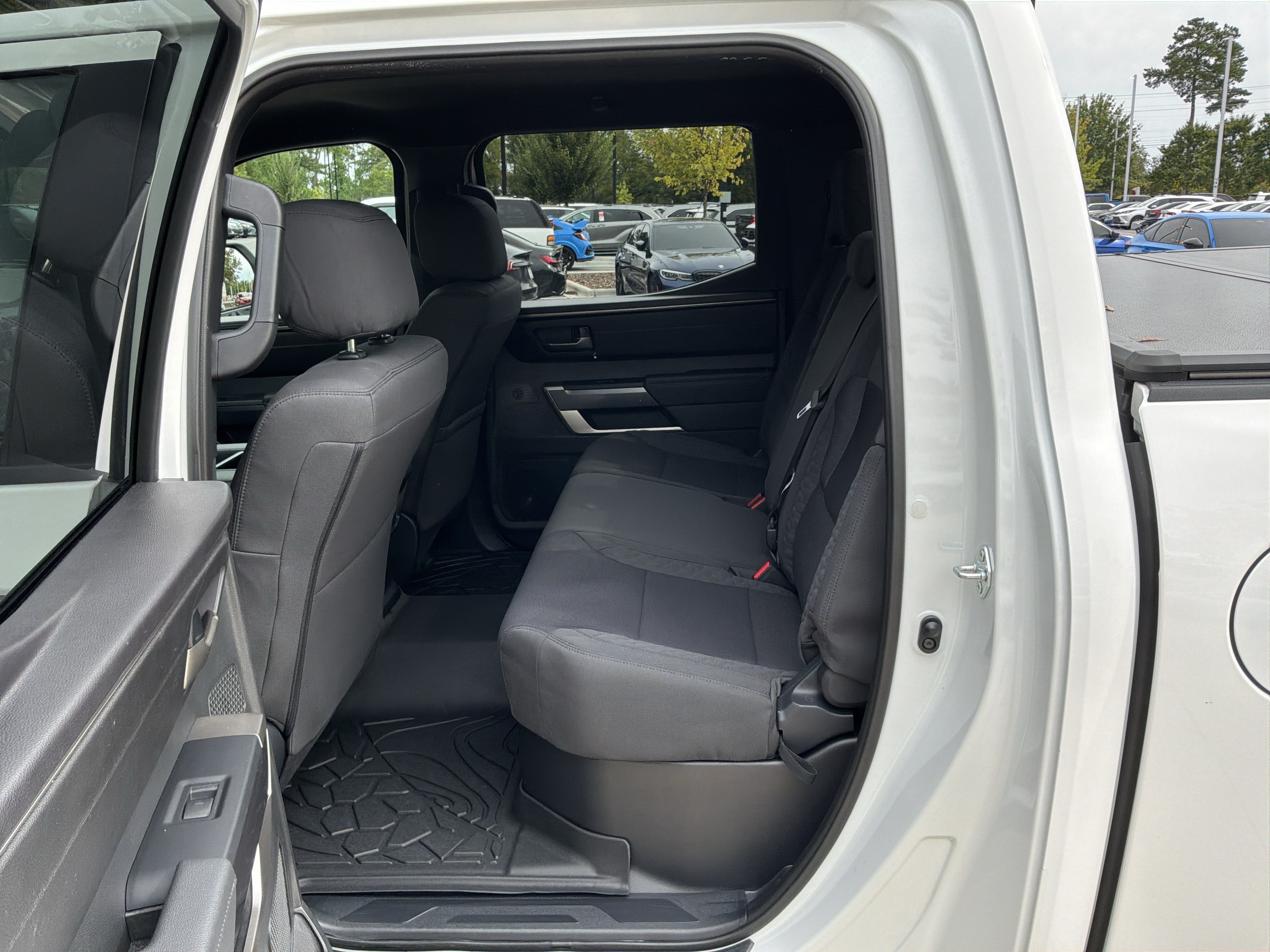 Used 2025 Toyota Tundra SR5 AWD/4WD image 30